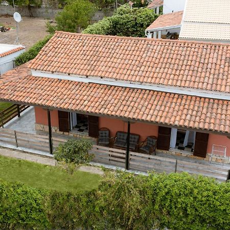 Villa Popi On The Beach Of Agios Gordios 阿齐欧斯·贡多斯 外观 照片